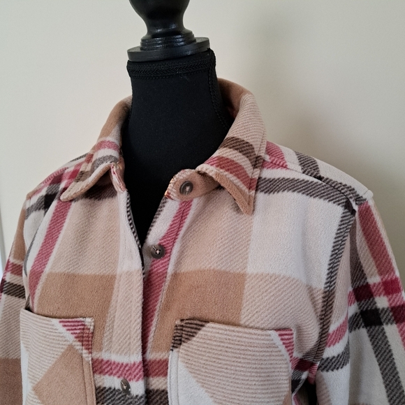 Realtree Plaid Shirt Jacket Women's Small Tan Brown Red Shacket Fleece NWOT - Picture 6 of 14